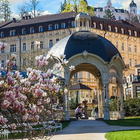 Krivan Hotel Karlsbad Exteriör bild