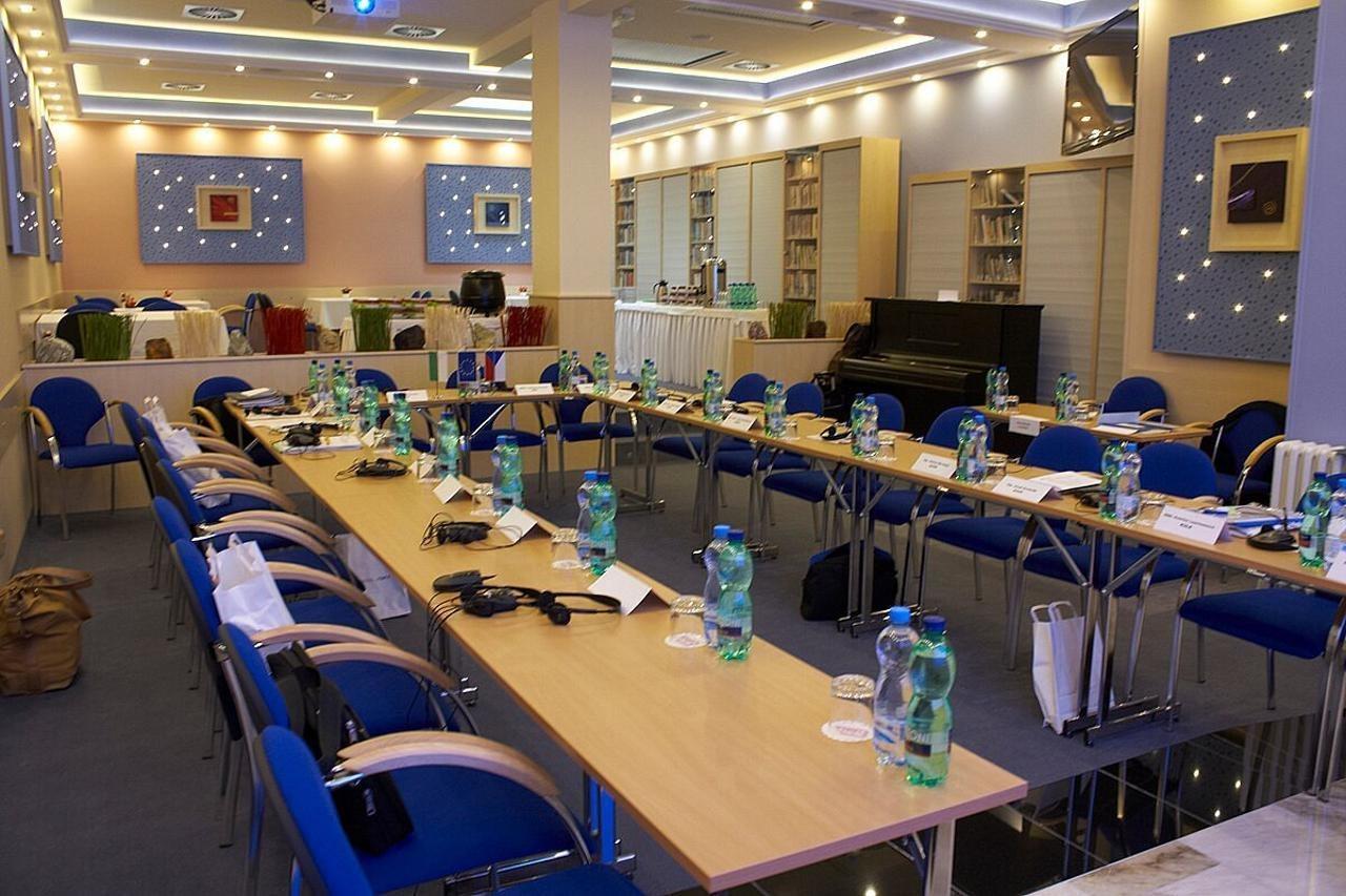 Krivan Hotel Karlsbad Exteriör bild