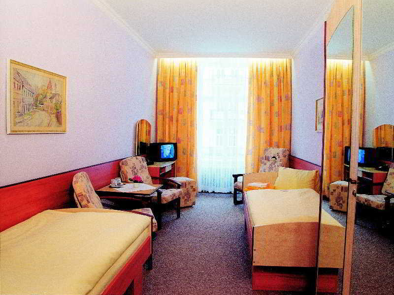 Krivan Hotel Karlsbad Exteriör bild